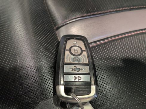 Certified 2018 Ford F150 Platinum w/ Technology Package image 41