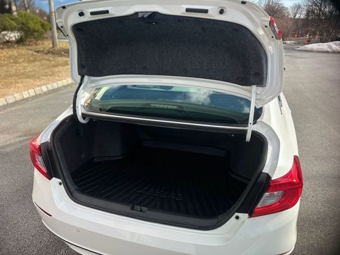 Used 2019 Honda Accord Touring image 32