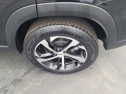 Used 2024 Chevrolet Trax RS w/ Driver Confidence Package image 8