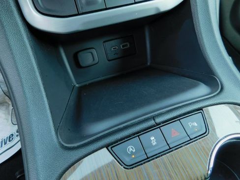 Used 2023 GMC Acadia SLE w/ Elevation Edition image 31