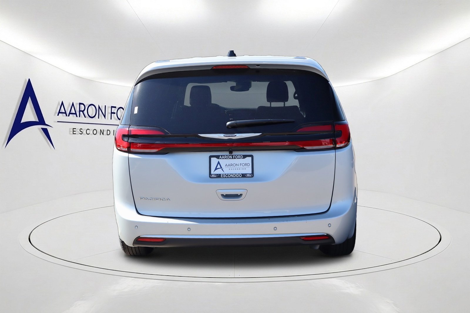 Used 2026 Chrysler Pacifica Select FWD image 5