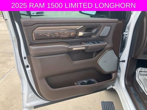 Used 2025 RAM 1500 Limited AWD/4WD image 31