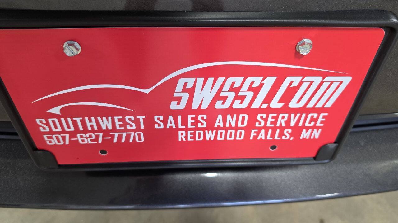 Used 2022 RAM 1500 Express w/ Express Value Package AWD/4WD image 2