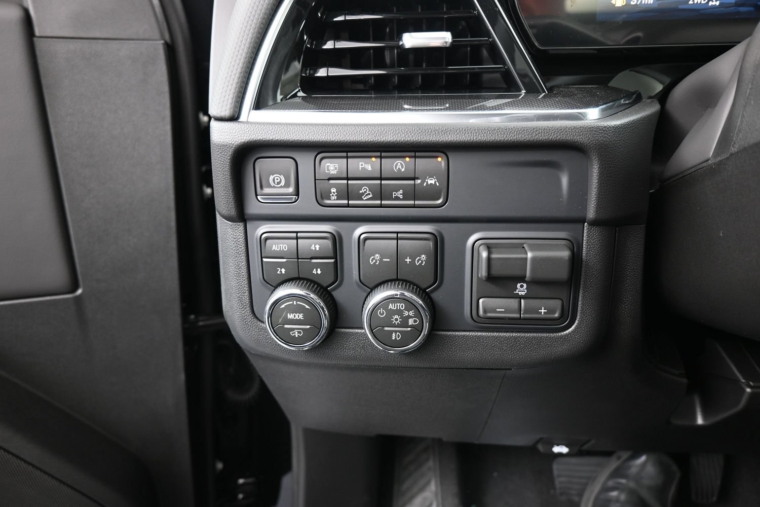 New 2026 Chevrolet Tahoe RST w/ RST Capability Package AWD/4WD image 22