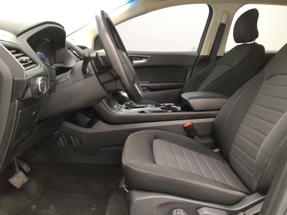 Used 2018 Ford Edge SE FWD image 17