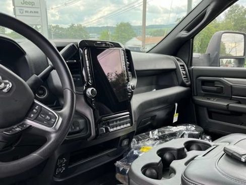 New 2026 RAM 5500 Tradesman AWD/4WD image 12