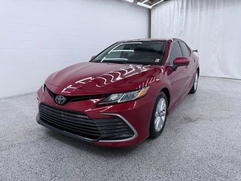 Used 2023 Toyota Camry LE FWD image 5