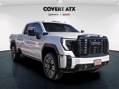 Certified 2025 GMC Sierra 2500 Denali Ultimate w/ Max Trailering Package image 9