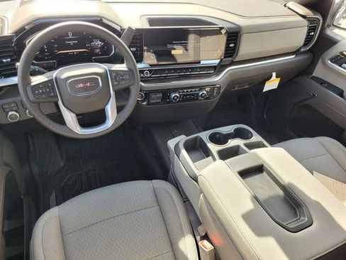 New 2026 GMC Sierra 1500 SLE image 10