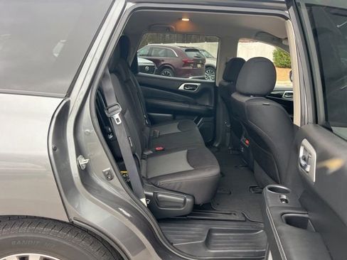 Used 2018 Nissan Pathfinder SV image 30