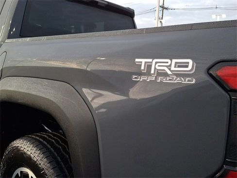 Certified 2025 Toyota Tacoma TRD Off-Road image 9