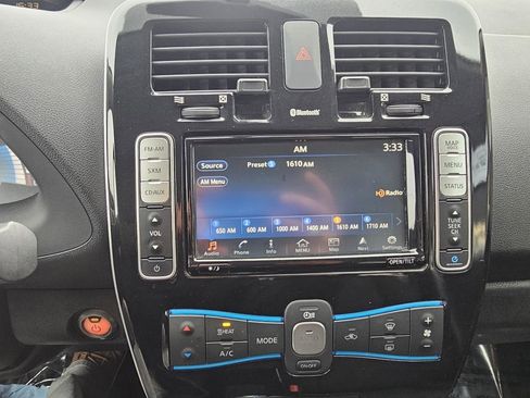 Used 2016 Nissan Leaf SV image 18