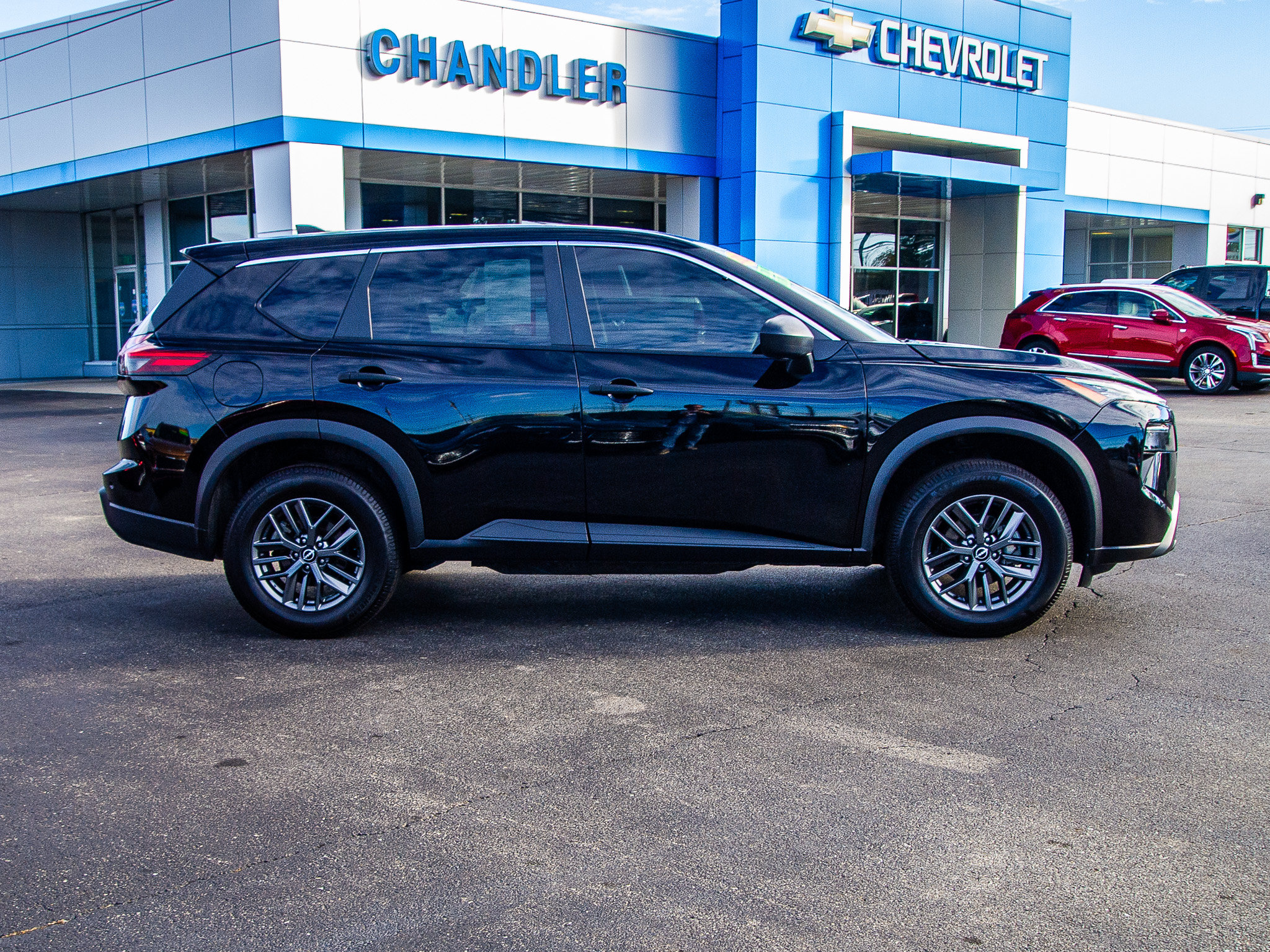 Used 2024 Nissan Rogue S FWD image 8