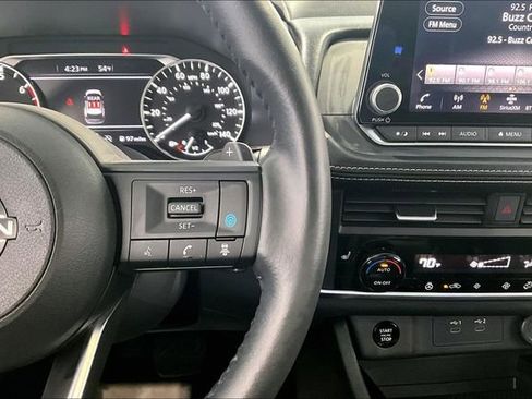 Used 2024 Nissan Rogue SV w/ SV Premium Package AWD/4WD image 12