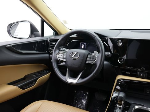 Used 2024 Lexus NX 250 FWD w/ Towing Package (2000 Lbs) image 30