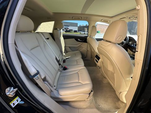 Used 2019 Audi Q7 3.0T Premium image 12