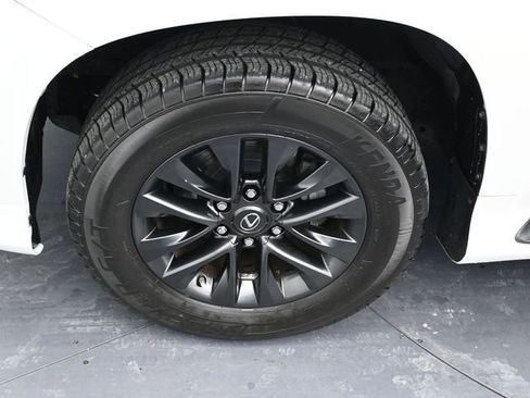 Used 2022 Lexus GX 460 Premium w/ Premium Plus Package image 9