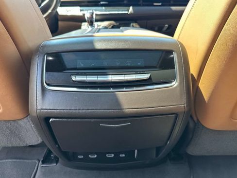 Used 2021 Cadillac Escalade Premium Luxury w/ LPO, Illumination Package AWD/4WD image 15