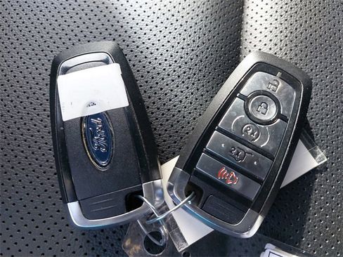 Certified 2022 Ford Escape SEL image 33