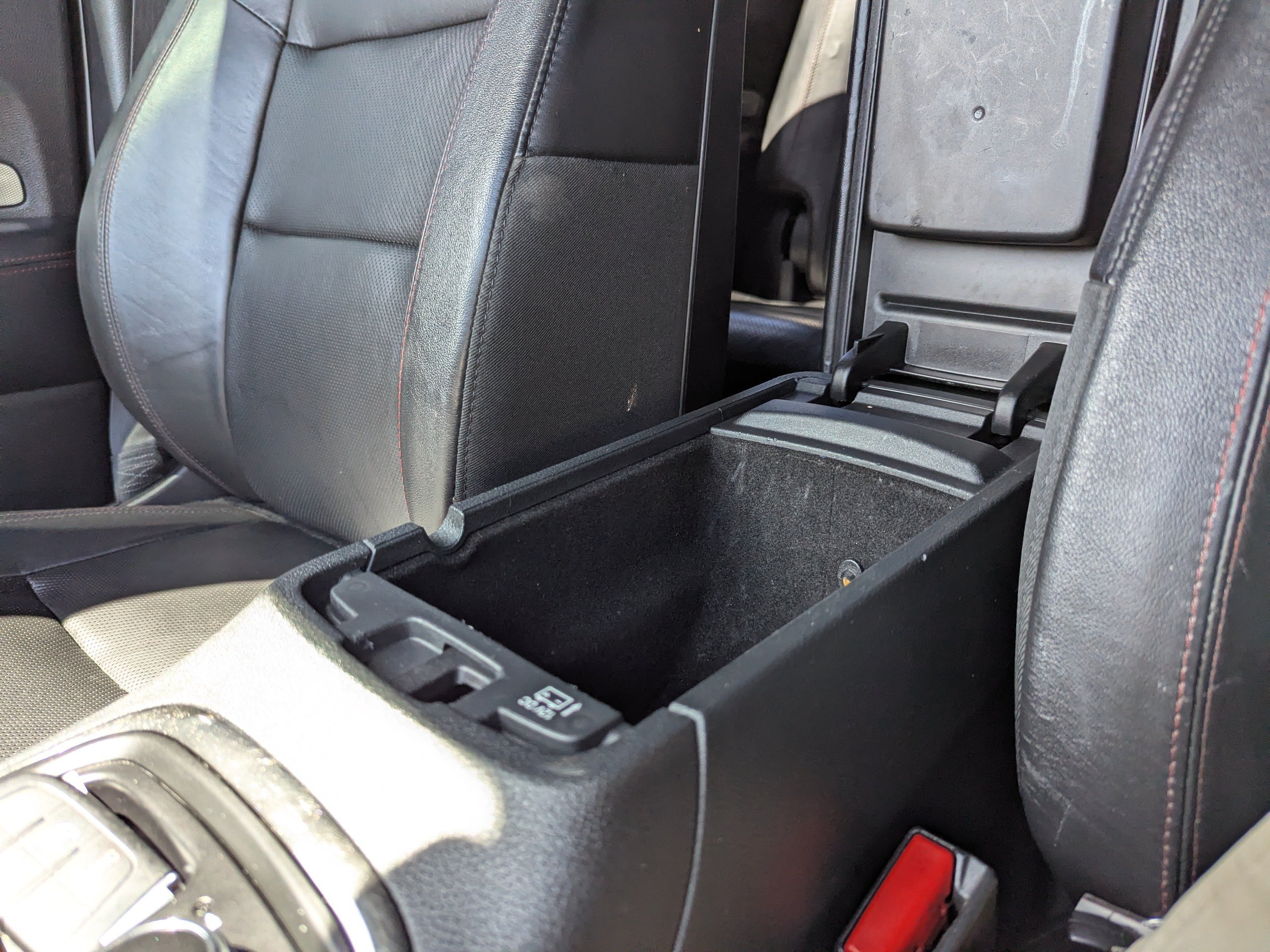 Used 2018 Dodge Durango R/T AWD/4WD image 25