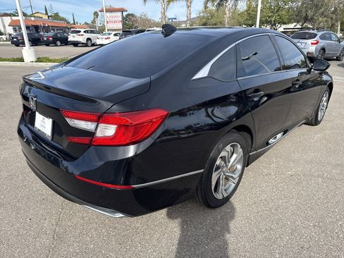Certified 2018 Honda Accord EX image 5