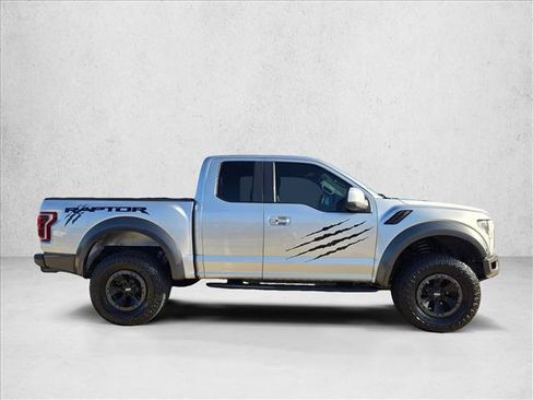 Used 2018 Ford F150 Raptor w/ Equipment Group 802A Luxury AWD/4WD image 4