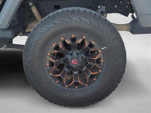 Used 2020 Jeep Gladiator Rubicon w/ Trailer Tow Package image 9