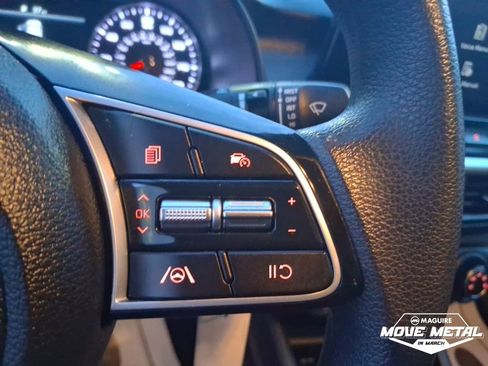 Used 2023 Kia Forte LXS image 15