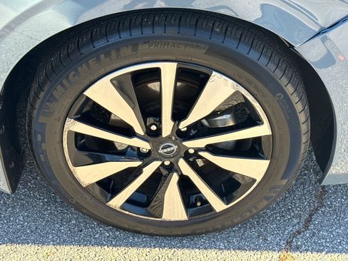 Used 2024 Nissan Sentra SV w/ SV Premium Package image 12