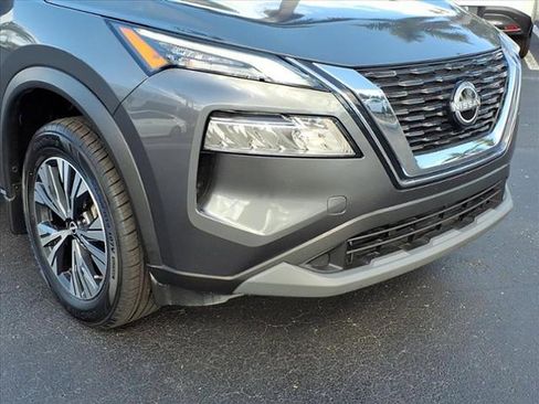 Used 2023 Nissan Rogue SV w/ SV Premium B Package image 12