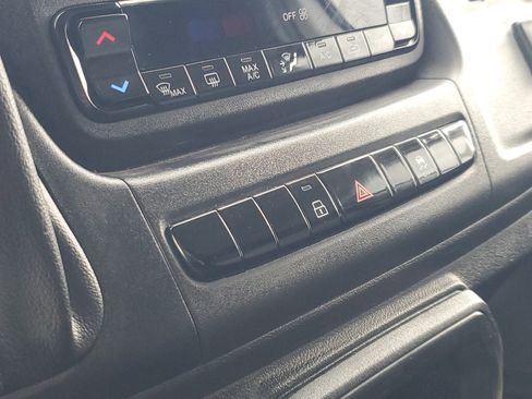 Used 2025 RAM ProMaster 2500 w/ Convenience Group image 16