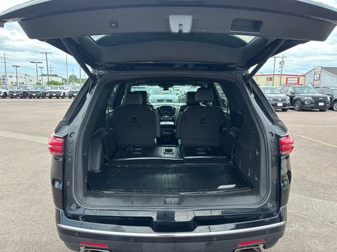 Used 2022 Chevrolet Traverse Premier w/ LPO, Floor Liner Package AWD/4WD image 39