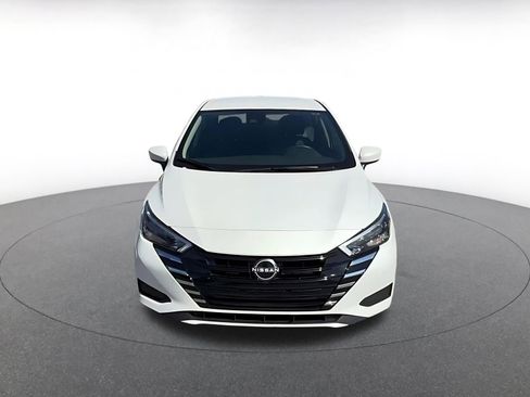 Used 2025 Nissan Versa SV image 4