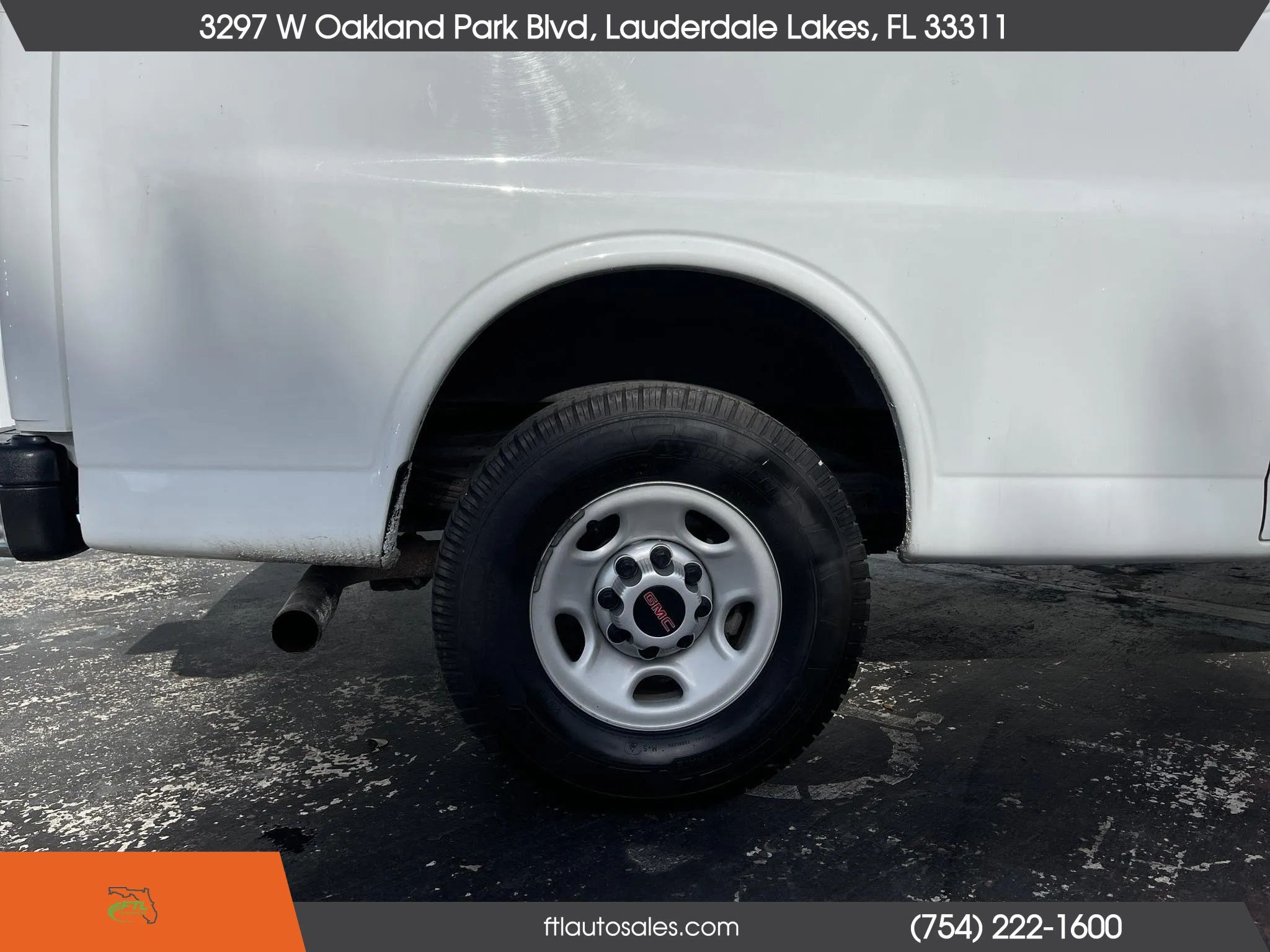 Used 2017 GMC Savana 3500 Extended RWD image 16