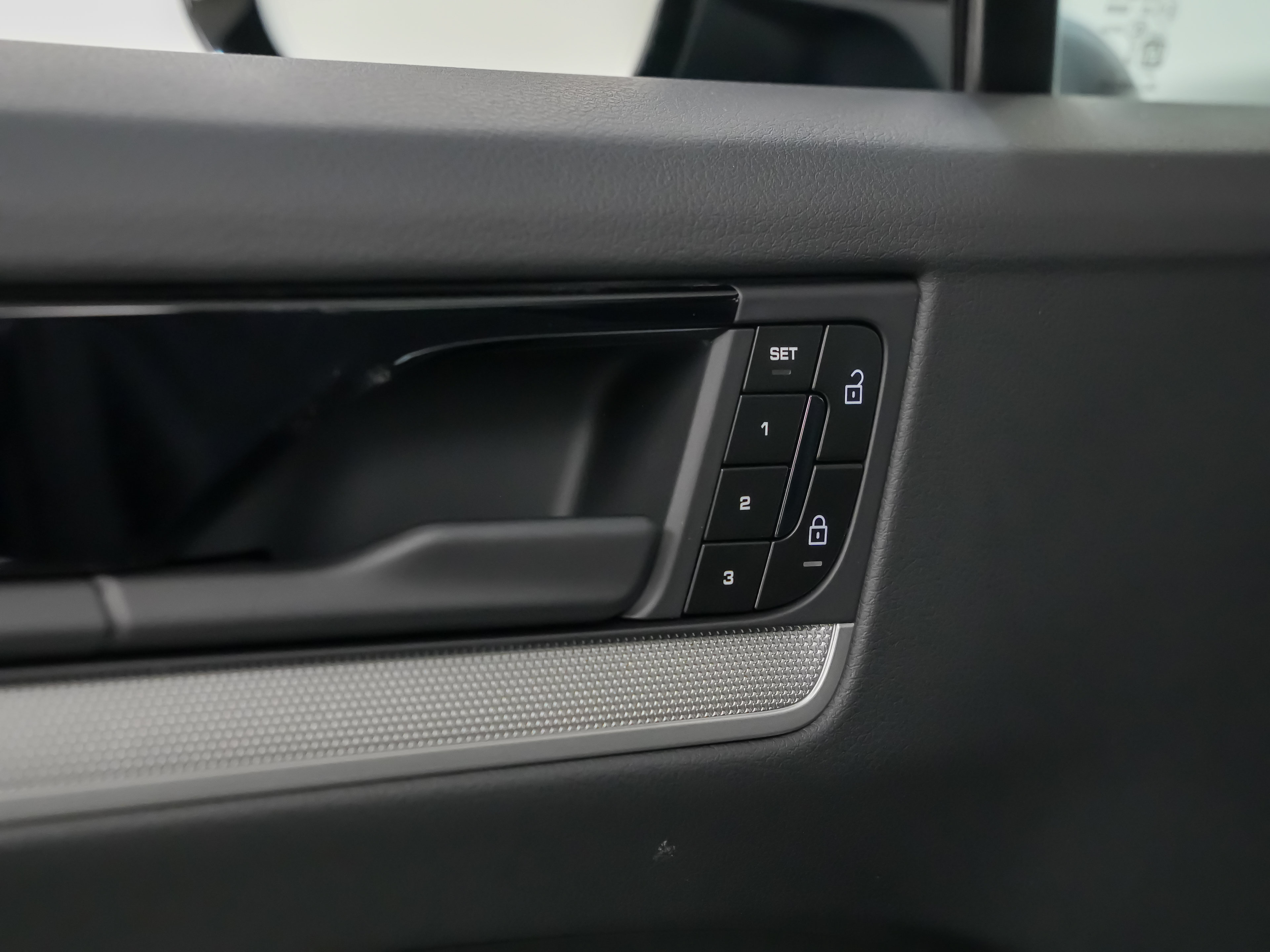 Certified 2026 Porsche Cayenne Coupe AWD/4WD image 22