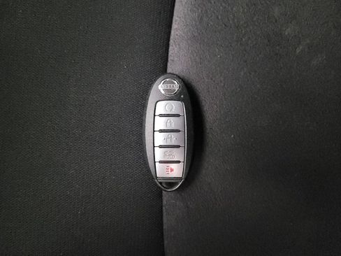 Used 2022 Nissan Sentra SR w/ Electronics Package FWD image 32