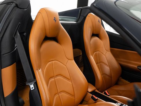 Used 2018 Ferrari 488 Spider image 6