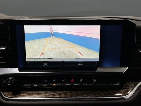 Used 2025 Chevrolet Silverado 1500 LT image 9