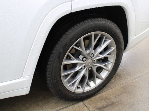 Used 2025 Jeep Grand Cherokee L Summit image 12