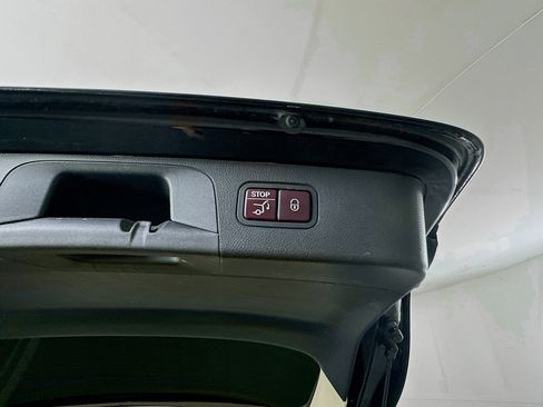 Used 2019 Mercedes-Benz GLC 300 image 29