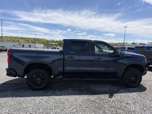 Used 2023 Chevrolet Silverado 1500 ZR2 w/ Technology Package AWD/4WD image 5