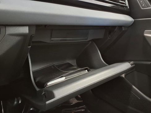 Used 2025 Volkswagen Jetta SE image 26