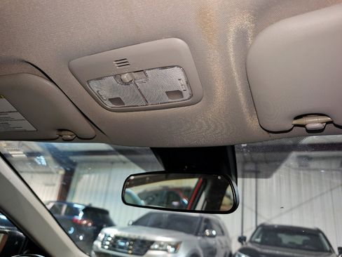 Used 2018 Toyota Corolla SE image 36