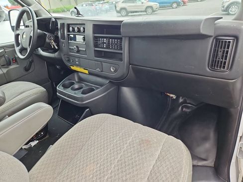 Used 2016 Chevrolet Express 3500 RWD image 26