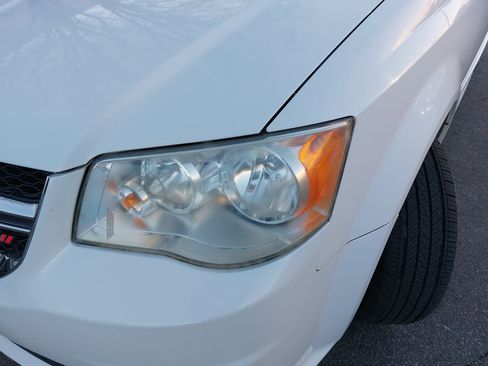 Used 2014 Dodge Grand Caravan SXT w/ Rear Park Assist Package image 33