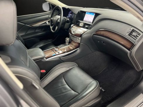 Used 2017 INFINITI Q70 L 3.7 w/ Deluxe Touring Package image 21