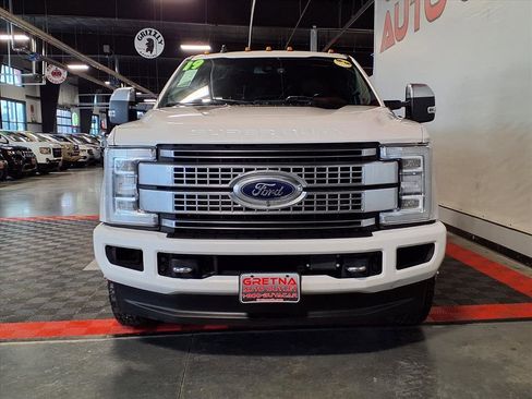 Used 2019 Ford F350 Platinum w/ Platinum Ultimate Package image 2
