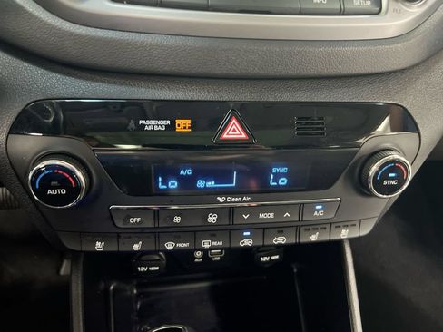 Used 2016 Hyundai Tucson Limited w/ Option Group 03 FWD image 17