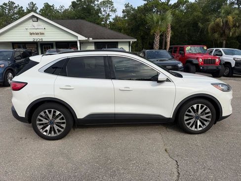 Used 2021 Ford Escape Titanium w/ Class II Trailer Tow Package FWD image 4