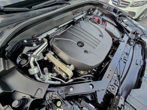 Used 2024 Volvo XC60 B5 Plus image 45